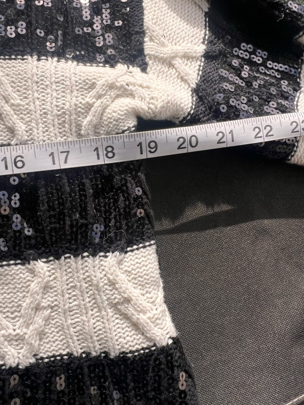 Evereve Asher Sequin Crewneck Sweater - Medium - Picture 4 of 5